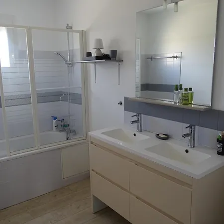 Villa Familiale Avec Piscine, Jardin A 10 Mn D'uzes